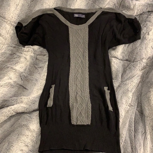 Black and grey sweater dress | Gene Fawn - Picture 2 of 7